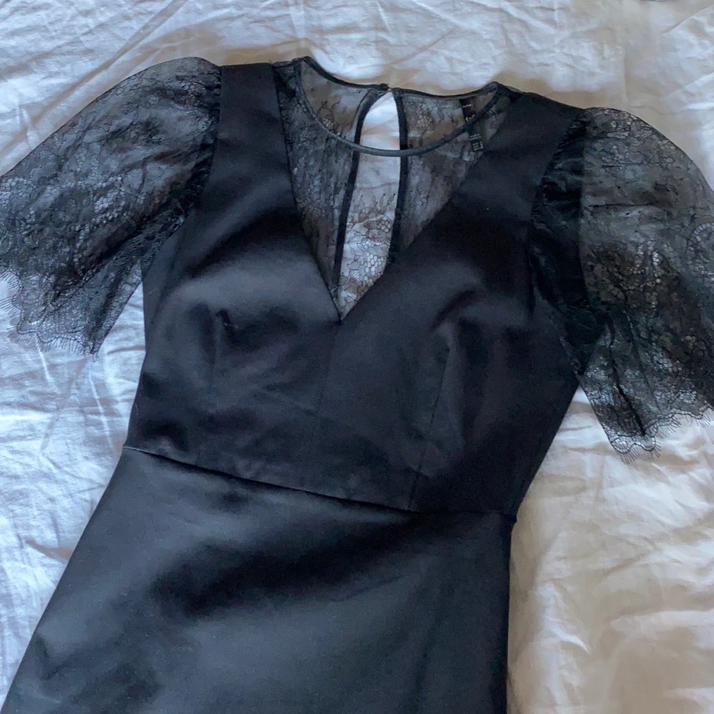 Black Lace Mini Dress 🖤